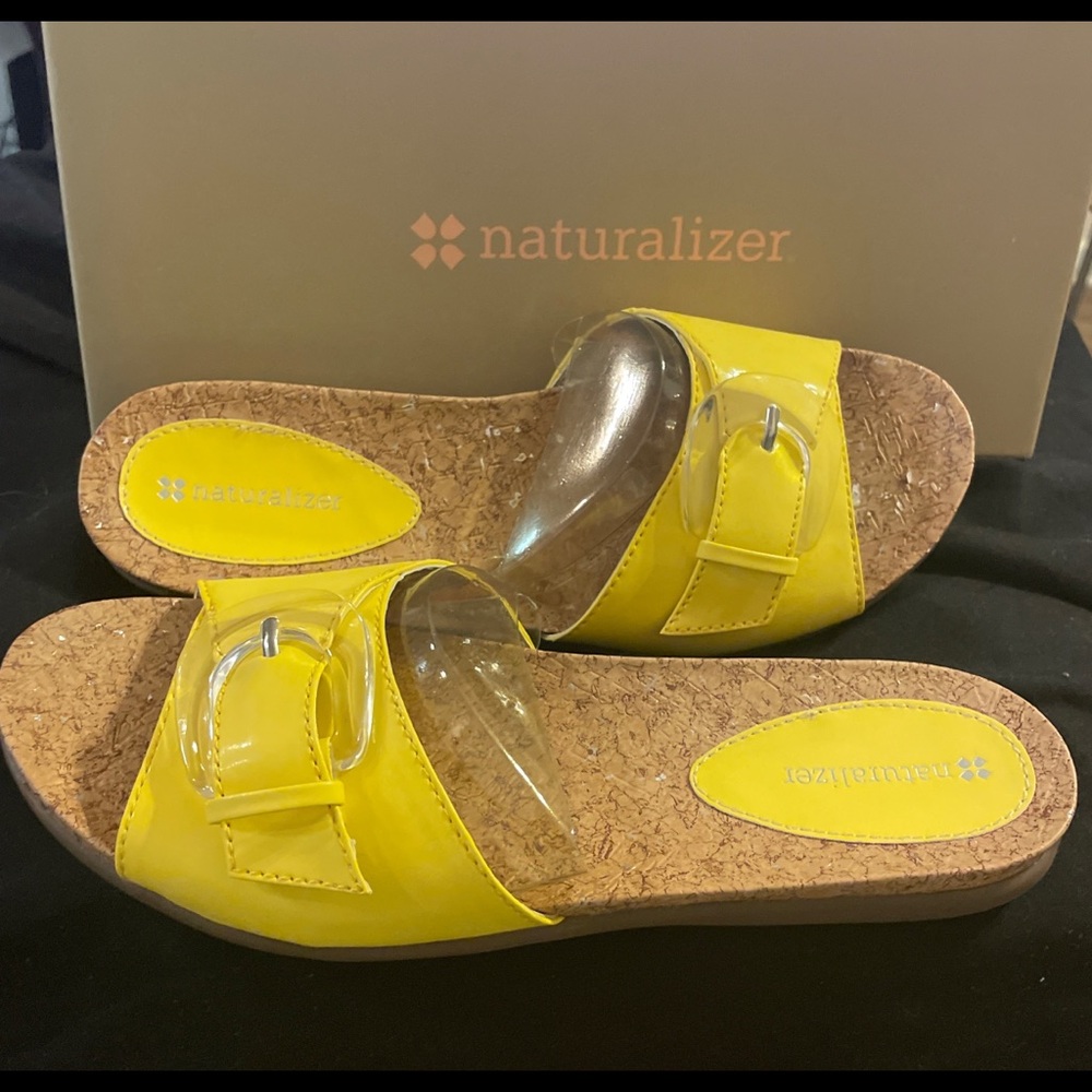 Naturalizer Womens Laurie Yellow Sandals Size 7.5.